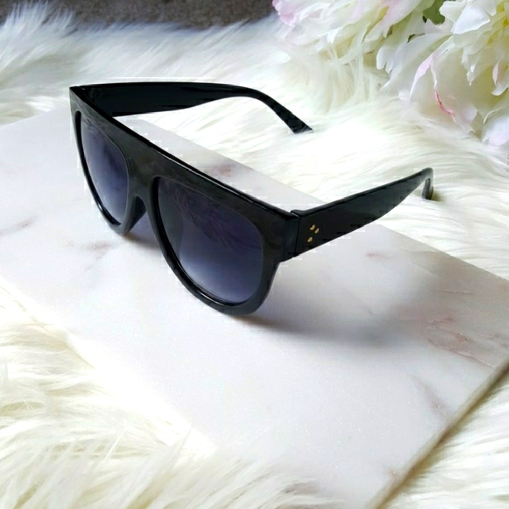 New Black Flat Oversized Sunglasses. - Picture 8 of 8